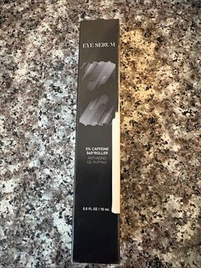 Amazon Essentials Black Eye Serum 5% Caffeine 360° Roller